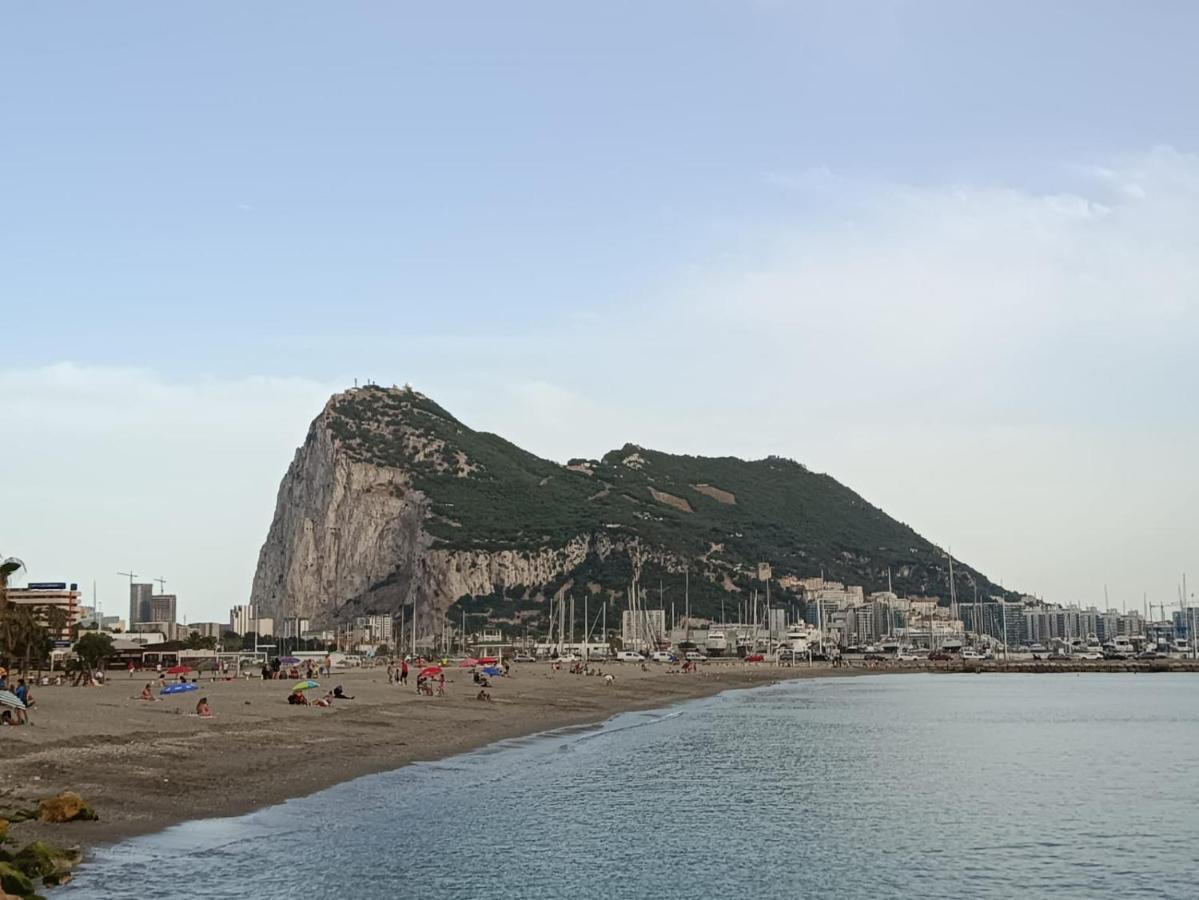 Apartamento Vistas A 3 Paises Y 2 Continentes 1º Linea De Playa A 5 Minutos De Gibraltar La Línea de la Concepción Exterior foto