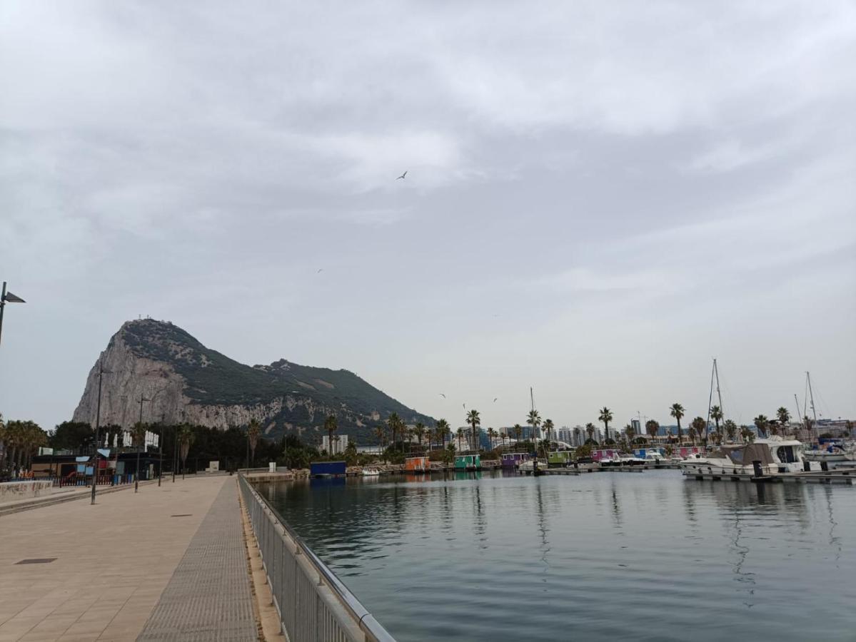 Apartamento Vistas A 3 Paises Y 2 Continentes 1º Linea De Playa A 5 Minutos De Gibraltar La Línea de la Concepción Exterior foto