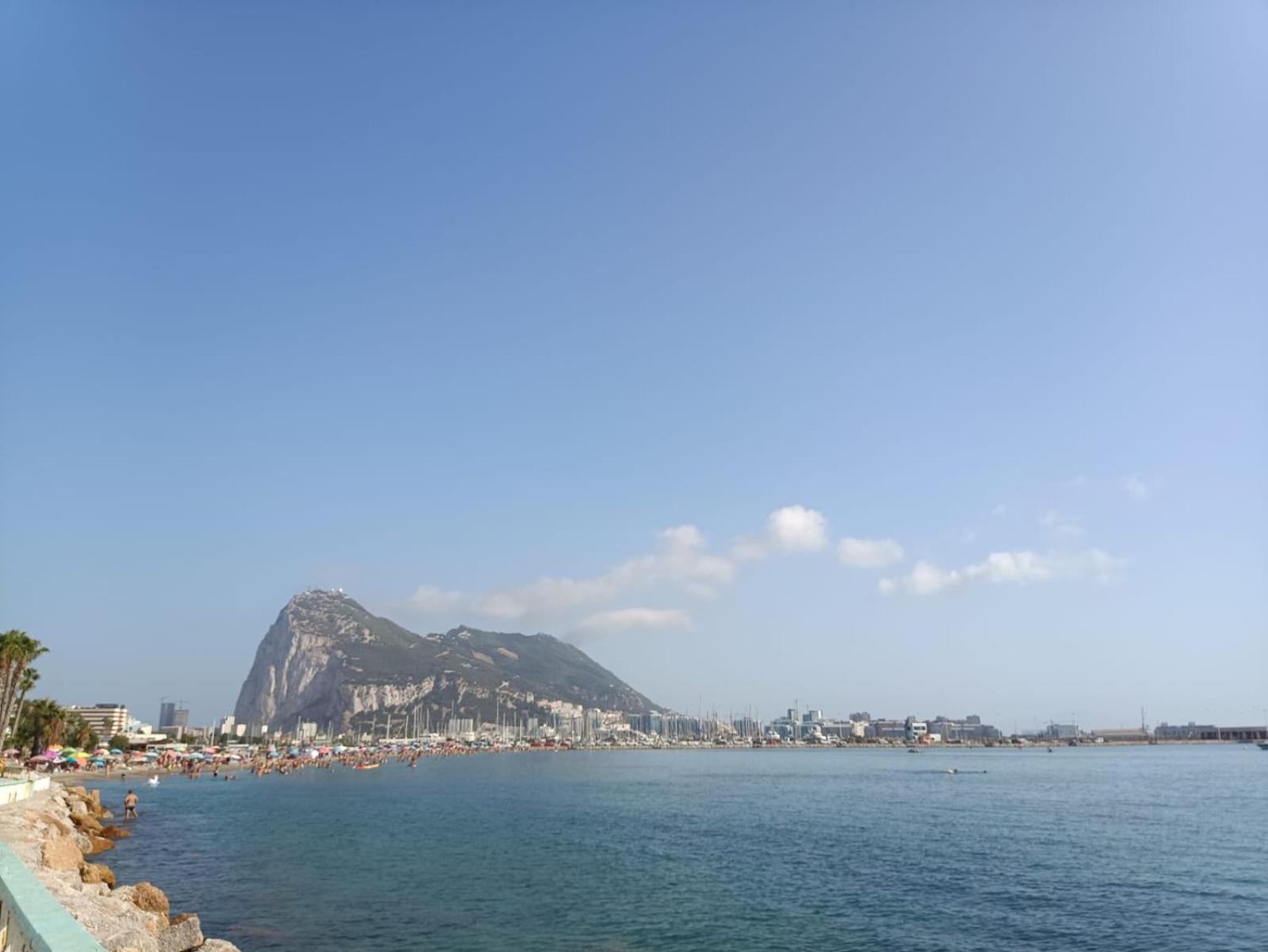 Apartamento Vistas A 3 Paises Y 2 Continentes 1º Linea De Playa A 5 Minutos De Gibraltar La Línea de la Concepción Exterior foto